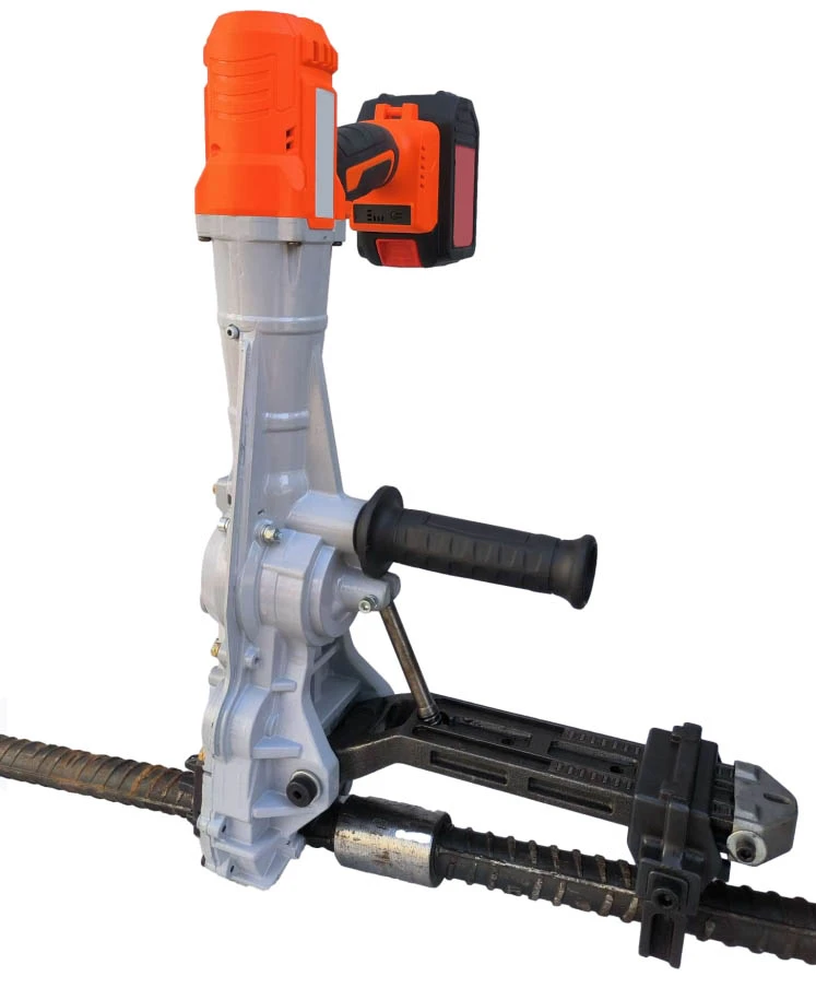 Фото Ключ для соединения арматуры с аккумуляторным приводом: профессиональное решение для механической стыковки арматуры резьбовой муфтой